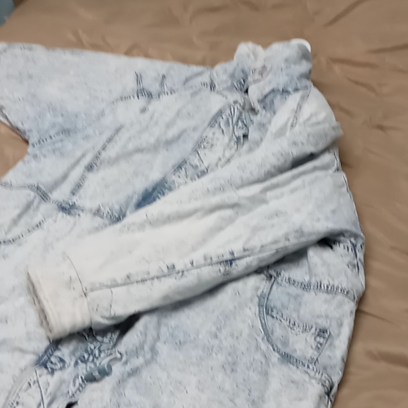 Vintage and Awesome Acid Wash Denim Parka, made by kaotic! - Picture 4 of 13